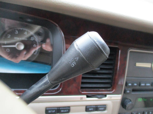 Used 2006 Lincoln Town Car Signature image 33