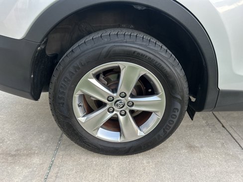 Used 2015 Toyota RAV4 XLE image 9