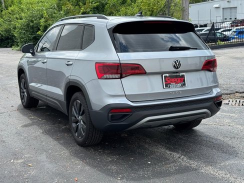 Used 2024 Volkswagen Taos S w/ MDO Package image 4