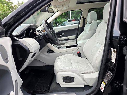 Used 2015 Land Rover Range Rover Evoque Prestige image 26