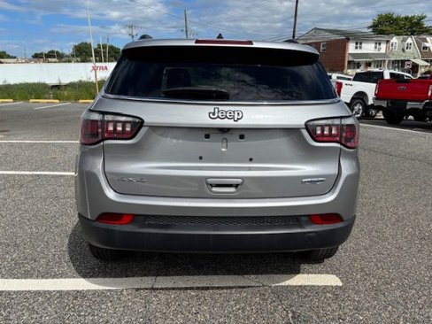 Used 2018 Jeep Compass Latitude image 6