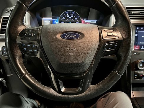 Used 2019 Ford Explorer XLT w/ Equipment Group 202A image 16