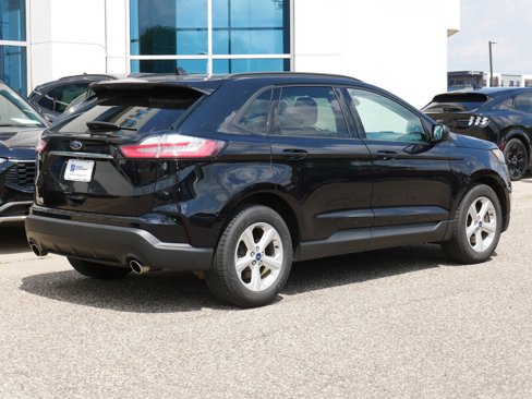 Used 2020 Ford Edge SE image 3