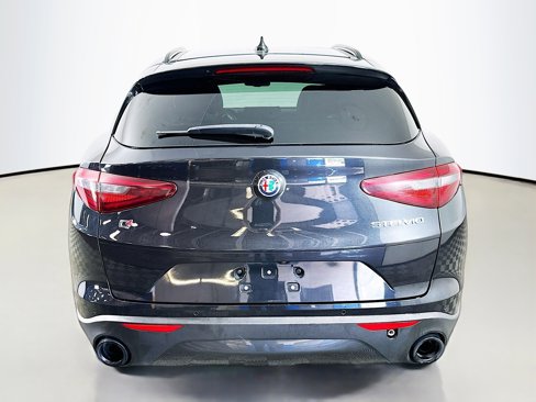 Used 2022 Alfa Romeo Stelvio Sprint image 6