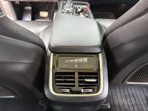 Used 2018 Volvo XC90 T5 Momentum w/ Convenience Package image 25