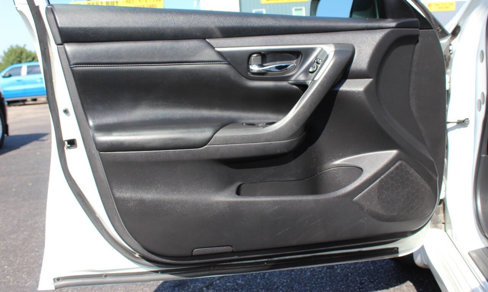 Used 2017 Nissan Altima 2.5 SR w/ Midnight Edition Package image 18