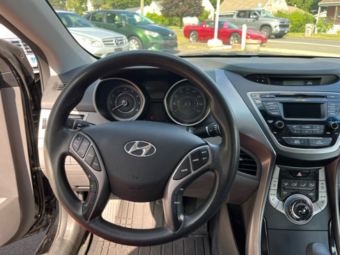 Used 2013 Hyundai Elantra GLS w/ Preferred Pkg image 11