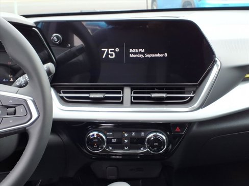 New 2025 Chevrolet Trax LT w/ LT Convenience Package image 9