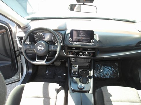 Used 2023 Nissan Rogue SV image 18