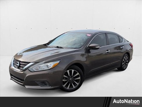 Used 2016 Nissan Altima 2.5 SL w/ 2.5 Technology Package image 1