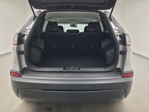 Used 2019 Jeep Cherokee Latitude Plus w/ Cold Weather Group image 29