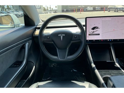 Used 2020 Tesla Model 3 Standard Range image 15