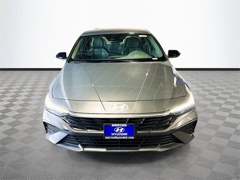 New 2025 Hyundai Elantra SEL image 2