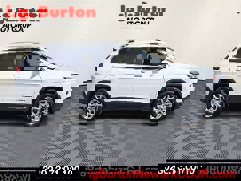 Certified 2018 Jeep Cherokee Latitude w/ Cold Weather Group image 7