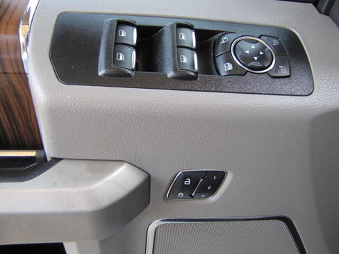 Used 2017 Ford F150 Lariat image 32