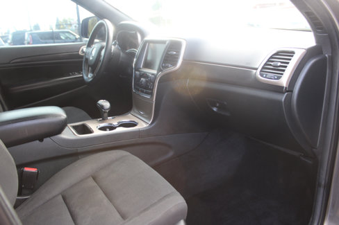 Used 2014 Jeep Grand Cherokee Laredo w/ 18" Wheel & 8.4" Radio Group image 15