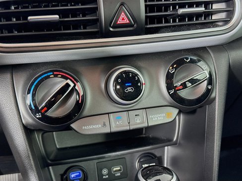 Certified 2021 Hyundai Kona SEL w/ Cargo Package image 16
