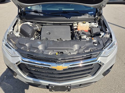 Used 2021 Chevrolet Traverse LS image 19