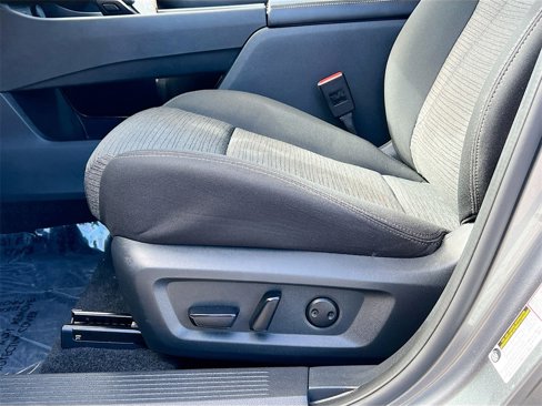 Used 2023 Nissan Rogue SV image 18
