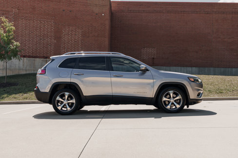 Used 2020 Jeep Cherokee Limited image 3