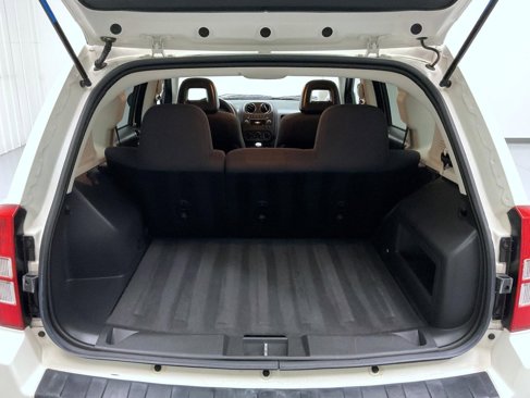 Used 2009 Jeep Compass Sport image 21