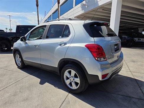 Used 2018 Chevrolet Trax LT w/ LT Convenience Package image 4