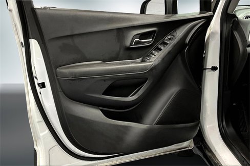 Used 2018 Chevrolet Trax LS image 18