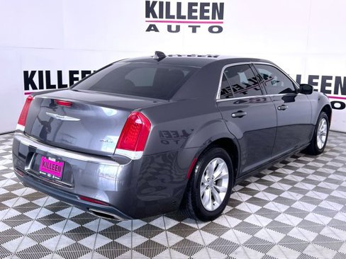 Used 2020 Chrysler 300 Touring image 7