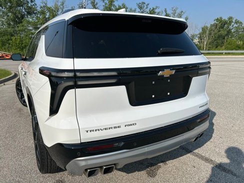 Used 2024 Chevrolet Traverse RS image 6