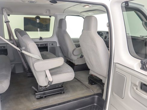 Used 2011 Ford E-350 and Econoline 350 XLT image 15