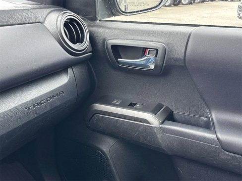 Used 2023 Toyota Tacoma TRD Sport image 32