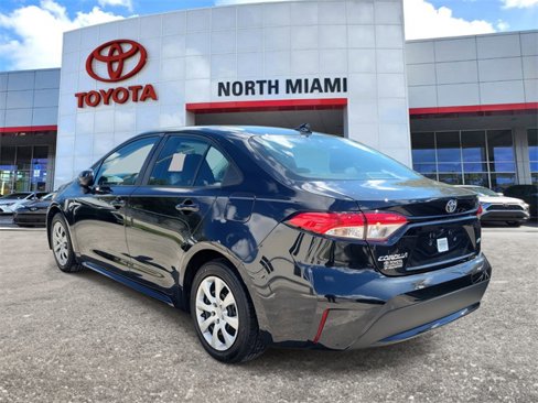 Used 2022 Toyota Corolla LE image 3