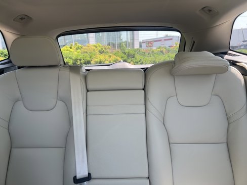 Used 2020 Volvo XC60 T5 Momentum w/ Protection Package Premier image 22