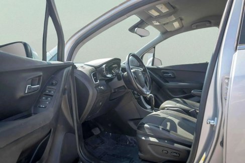Used 2018 Chevrolet Trax LT w/ LT Convenience Package image 8