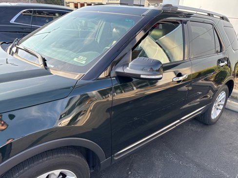 Used 2013 Ford Explorer XLT image 2
