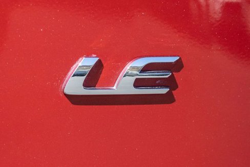 Used 2021 Toyota Corolla LE image 6