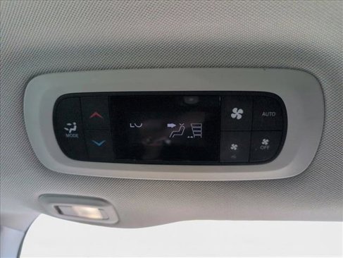 Used 2018 Chrysler Pacifica Limited image 20