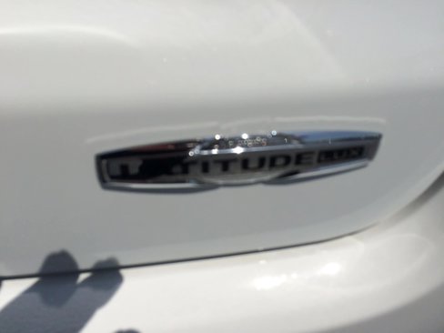 Used 2023 Jeep Compass Latitude w/ Sun and Sound Group image 14