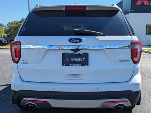 Used 2016 Ford Explorer XLT image 6