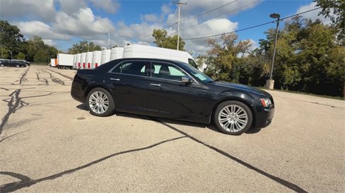 Used 2014 Chrysler 300 C image 9