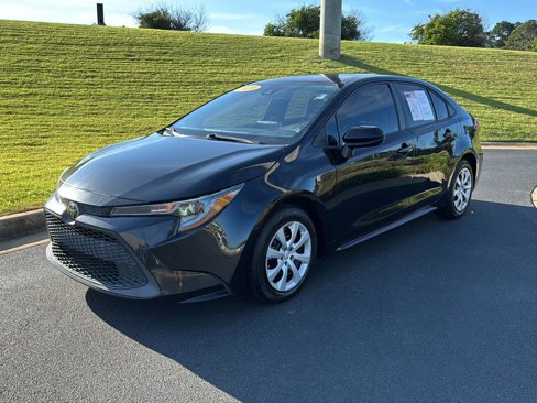Used 2020 Toyota Corolla LE image 2