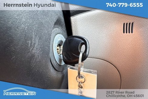 Used 2008 Kia Rondo LX image 19