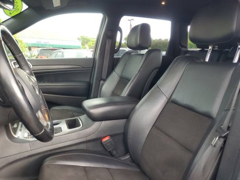 Used 2020 Jeep Grand Cherokee Altitude image 12