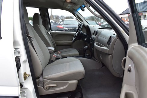 Used 2007 Jeep Liberty Sport w/ Off Road Group image 16