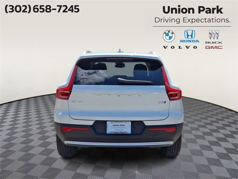 New 2025 Volvo XC40 B5 Core w/ Protection Package Premier image 5