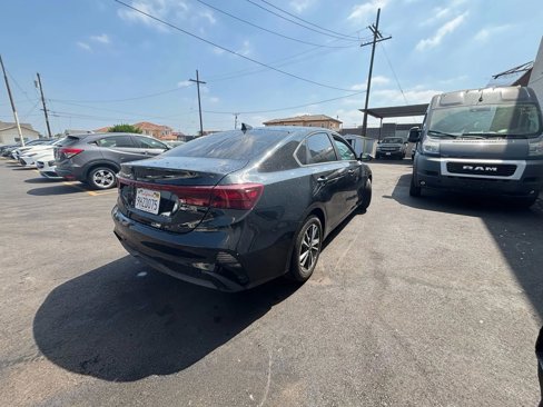 Used 2023 Kia Forte LXS image 3