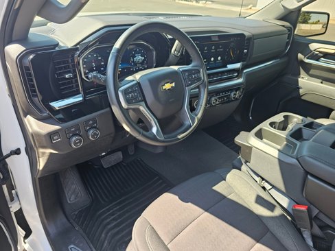 Used 2023 Chevrolet Silverado 1500 LT image 2