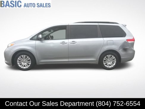 Used 2014 Toyota Sienna XLE image 9