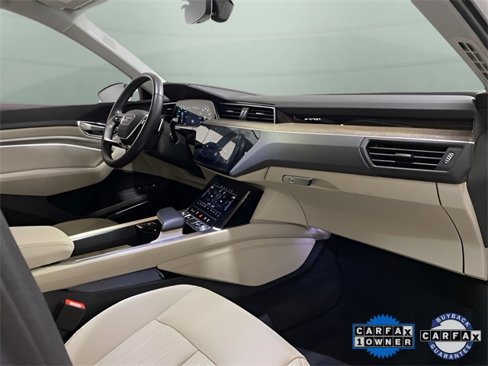 Used 2021 Audi e-tron Premium Plus w/ Premium Plus Package image 23