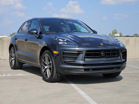 Certified 2025 Porsche Macan Turbo image 10